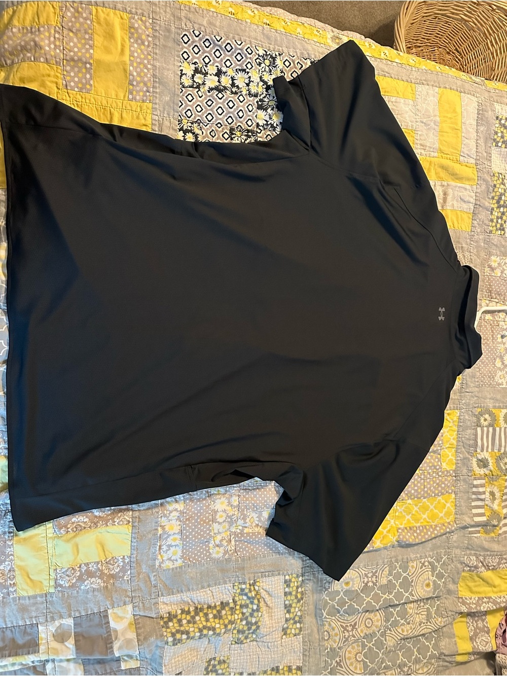 Under Armour Men’s Black Performance Short Sleeve Top